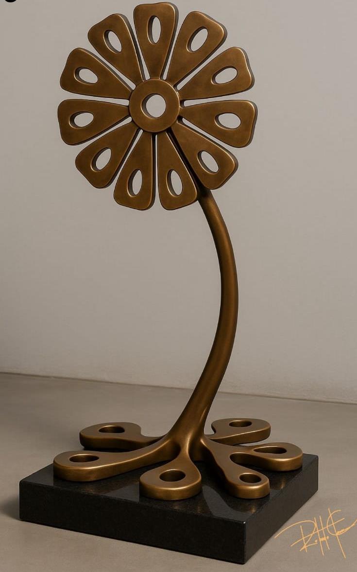 Escultura IV — Escultura. Bronze maciço puro · base em granito preto absoluto. Roberto Claussen.
