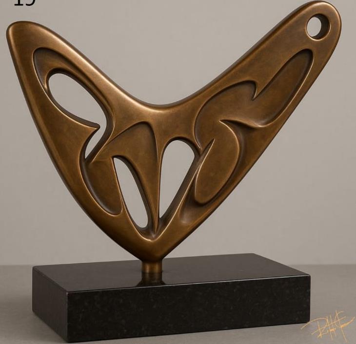 Escultura V — Escultura. Bronze maciço puro · base em granito preto absoluto. Roberto Claussen.