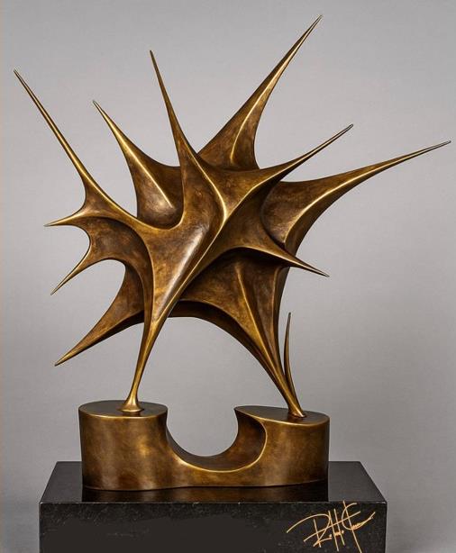 Escultura VII — Escultura. Bronze maciço puro · base em granito preto absoluto. Roberto Claussen.
